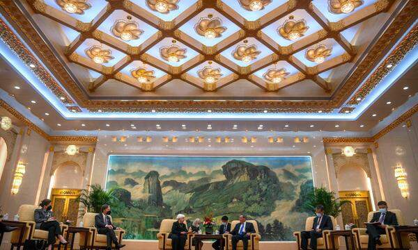 US-Finanzministerin Janet Yellen muss viel Fingerspitzengefühl mit Chinas Premier, Li Qiang, beweisen.