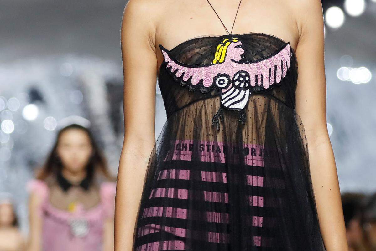 Die Zeiten, in denen Moderedakteure den Anfang der Pariser Fashion Week schwänzen konnten, sind vorbei.