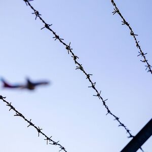 Startender Flieger am Koeln Bonn Airport Koeln 15 07 2018 *** Launching aircraft at Cologne Bonn Ai