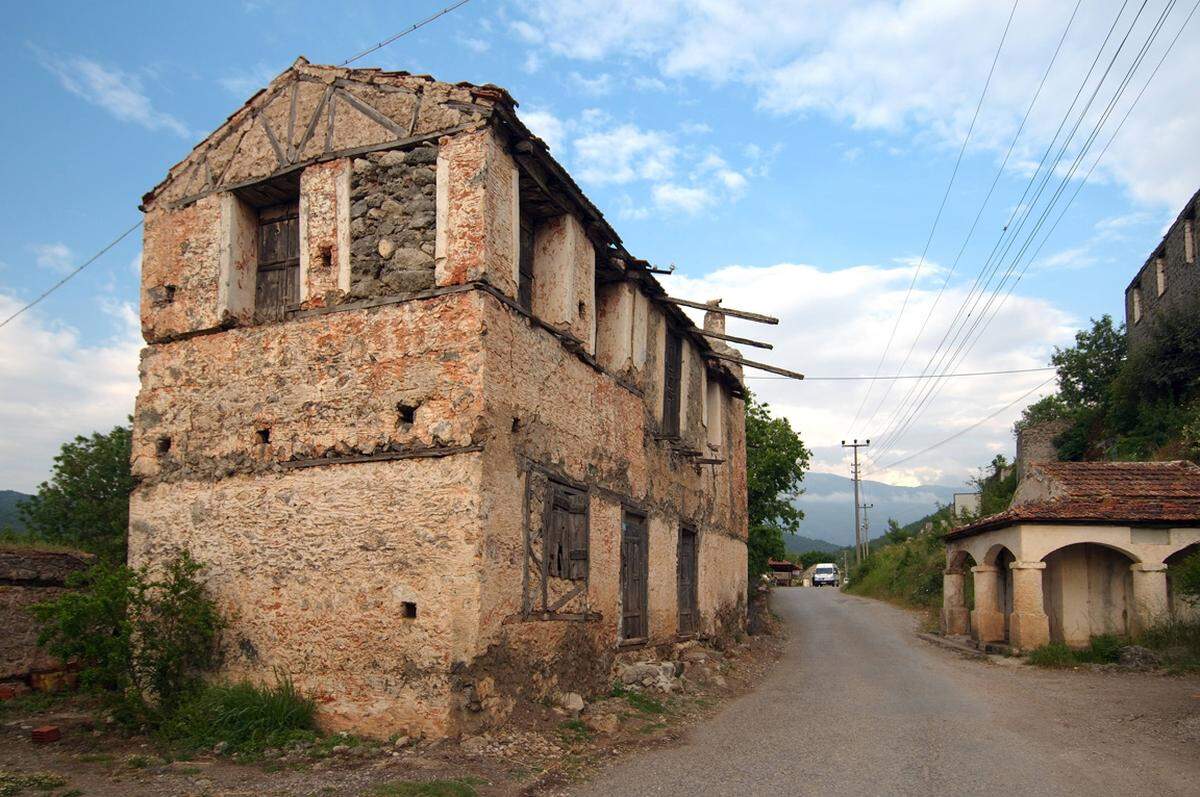 Kayaköy wurde von der UNESCO als World Friendship and Peace Village deklariert. In dem Museumsdorf sind fast 3500 Hausruinen erhalten.