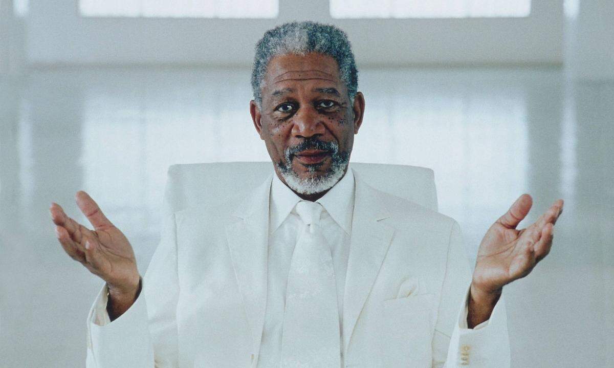 Morgan Freeman wurde bereits mehrmals für tot erklärt. Als eine Facebook-Seite "R I P Morgan Freeman" über eine Million Likes bekam, schrieb er auf seiner eigenen Seite: "Ich hoffe, dass diese Geschichten nicht wahr sind. Wenn doch, bin ich froh, euch berichten zu können, dass mein Leben nach dem Tod identisch zu dem Leben ist, in dem ich noch lebendig war.“