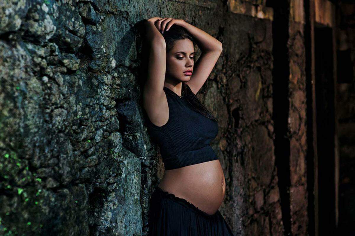 "Victoria's Secret"-Model Adriana Lima posierte mit ihrem Babybauch sogar für den Pirelli Kalender.