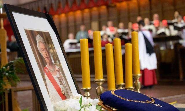 ie Trauerphase für die gestorbene Queen Elizabeth II. ist nun auch im britischen Königshaus offiziell beendet.