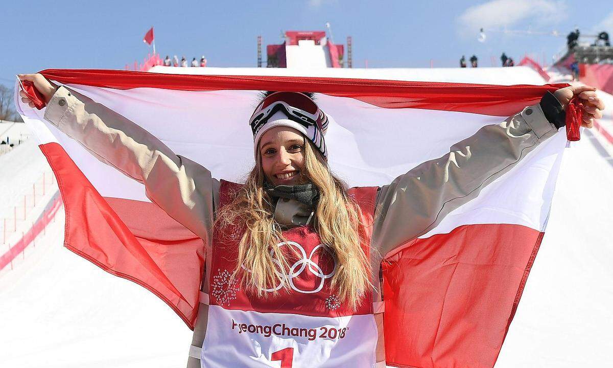 Auch für Snowboarderin Anna Gasser erfüllt sich im Big Air der Traum von Olympia-Gold.