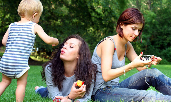 Symbolbild: Homosexuelles Paar mit Kind