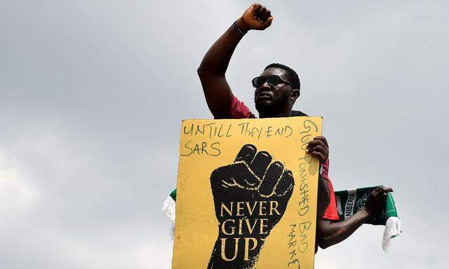 Wut über Polizeigewalt. Nigerianer protestieren gegen Sondereinheit Sars.