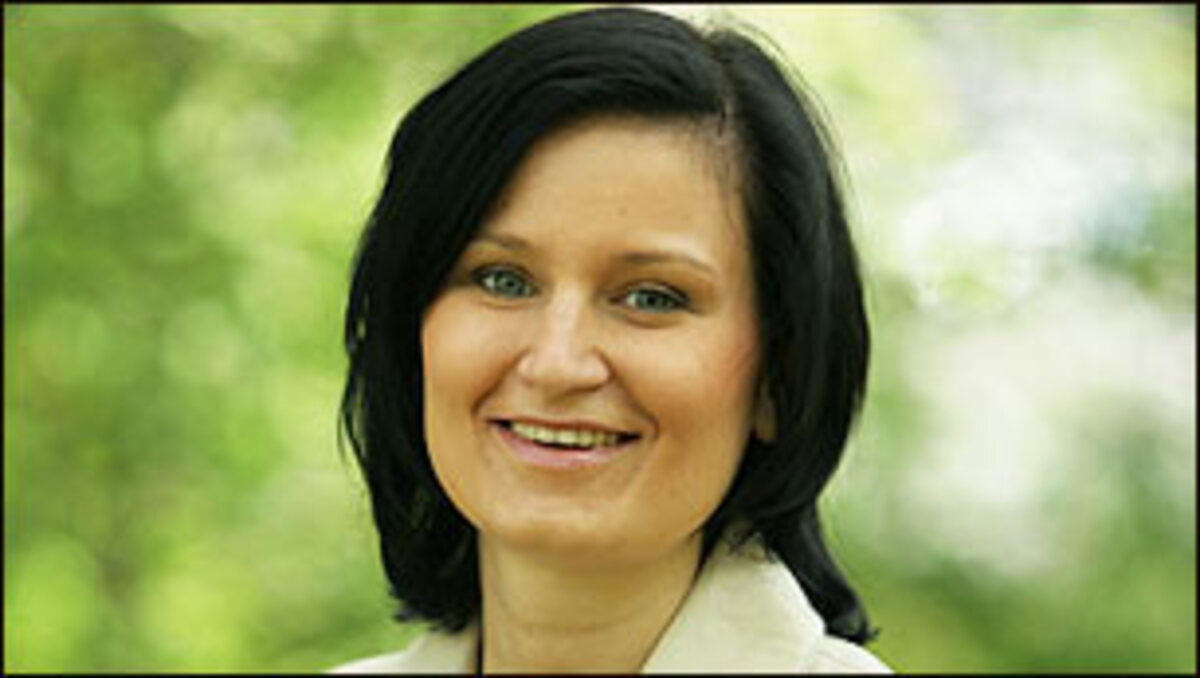 ... Sie sind in recht privater Atmosphäre in London und Moskau gefilmt worden. Sie haben Geschenke ausgetauscht. Ihre Frauen sind miteinander ausgegangen. Blair hat mit großer Wärme über ihn gesprochen. Er stand damit allerdings nicht allein. George Bush und Gerhard Schröder haben ihre diplomatischen Beziehungen zu Russland auf ganz ähnliche Weise geölt."