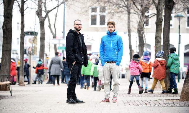 Jerome Trebing und sein Kollege Timo Sztatecsny (v. l.), Streetworker in Wieden.