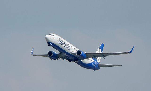 Archivbild einer Boeing 737-800 der belarussischen Fluglinie Belavia.