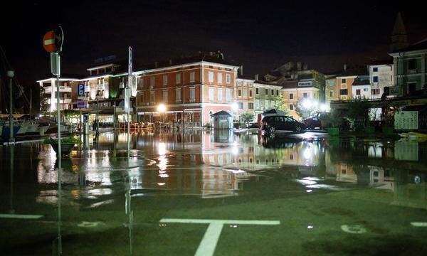Auch in Slowenien gab es Hochwasser am schmalen Küstenabschnitt - in Piran und dem kleinen Städtchen Izola im Bild.