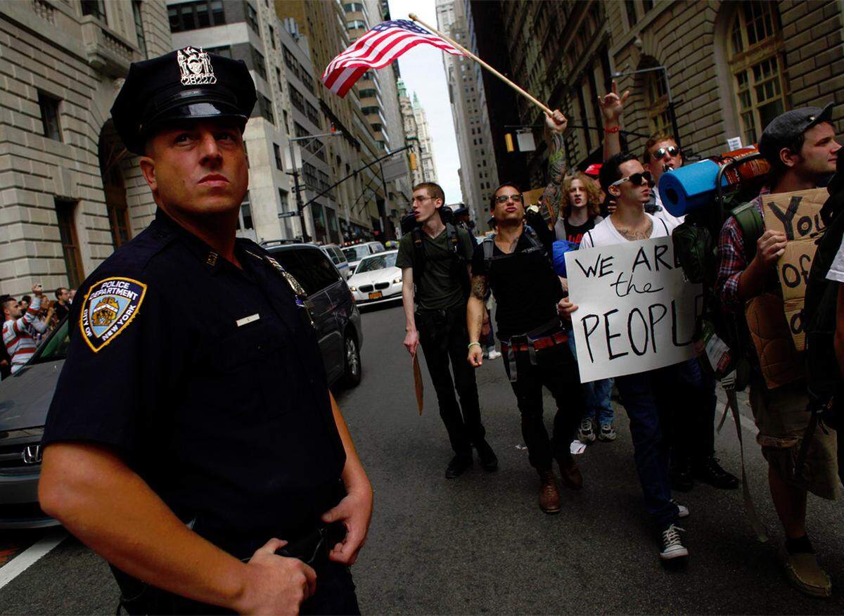 Durch die hohe Polizeipräsenz war ein Vorankommen rund um die Wall Street kaum möglich.