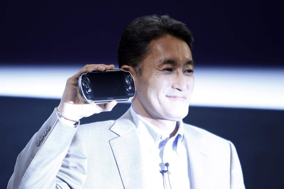 Firmenchef Kaz Hirai präsentierte voller Stolz die Nachfolgerin der tragbaren Spielkonsole Sony PlayStation Portable (PSP). Die Vita genannte Konsole soll dem japanischen Hersteller im Kampf gegen die Vormacht von Nintendo helfen.