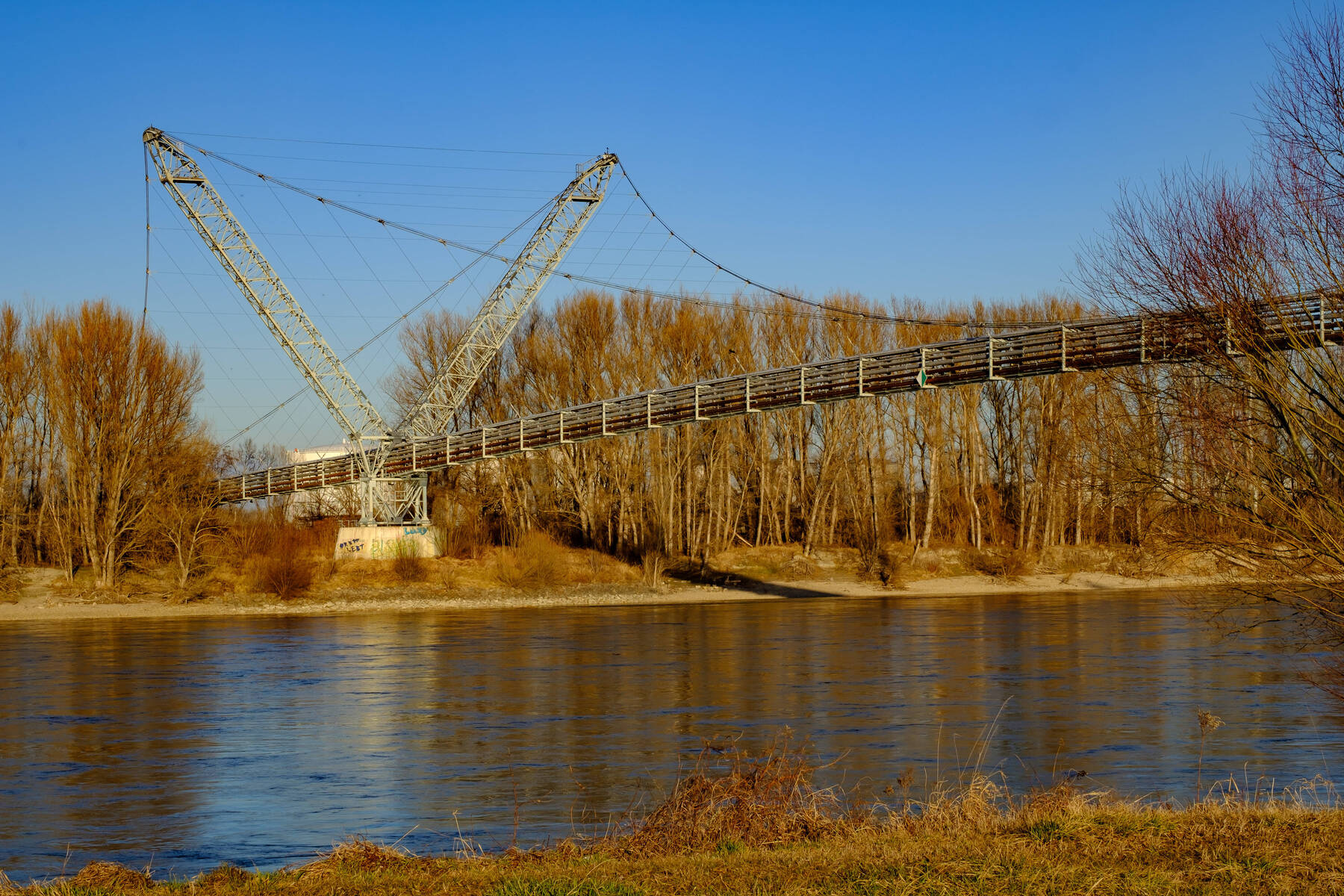 Strommast für TAL-Pipeline beschädigt: Österreich im engen Austausch mit italienischen Ermittlern