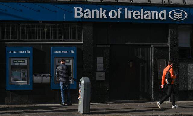 Eine technische Panne bei der Bank of Ireland ermöglichte es zahlreichen Kundinnen und Kunden, mehr Geld abzuheben als es der Kontostand erlaubte.