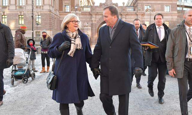 Ministerpräsident Stefan Löfven und seine Frau Ulla nach der Wiederwahl.