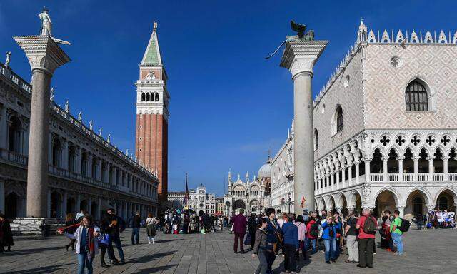 Der Markusplatz in Venedig. Ein Juwelier in der Stadt bekam nun eine bizarr hohe Stromrechnung zugeschickt.