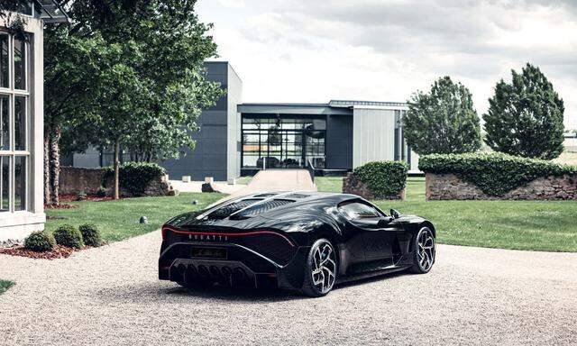 Im Vorjahr von seinem österreichischen Besitzer übernommen: Bugattis La Voiture Noire in Molsheim.