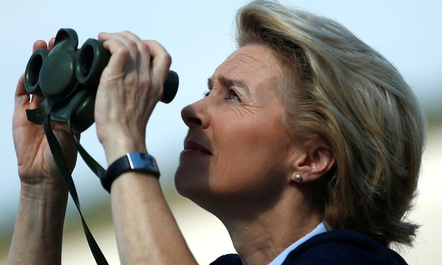Ursula von der Leyen blickt zurück auf ihr Fehlerregister als deutsche Verteidigungsministerin. 