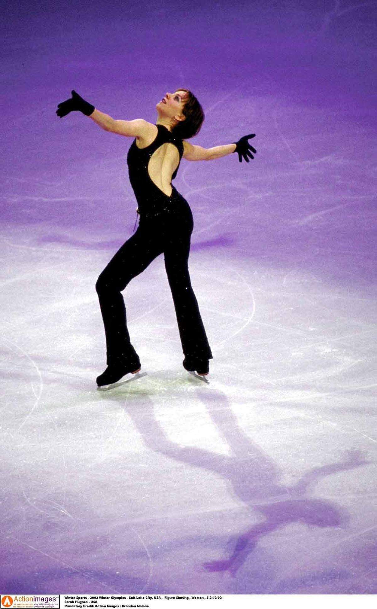 2002, Salt Lake City. Sarah Hughes gewann Gold. Sie war die zweite Olympiasiegerin im Eiskunstlauf der Damen, die zuvor nie Weltmeisterin gewesen war und es auch danach nicht wurde. Hughes beendete bereits ein Jahr nach ihrem größten Triumph ihre Wettkampfkarriere.