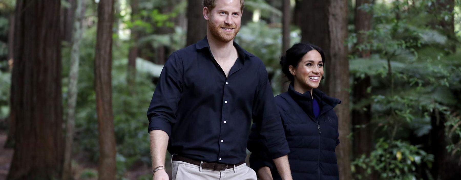 Prinz Harry und Herzogin Meghan auf royaler Tour im Redwoods Tree Walk in Neuseeland, 2018