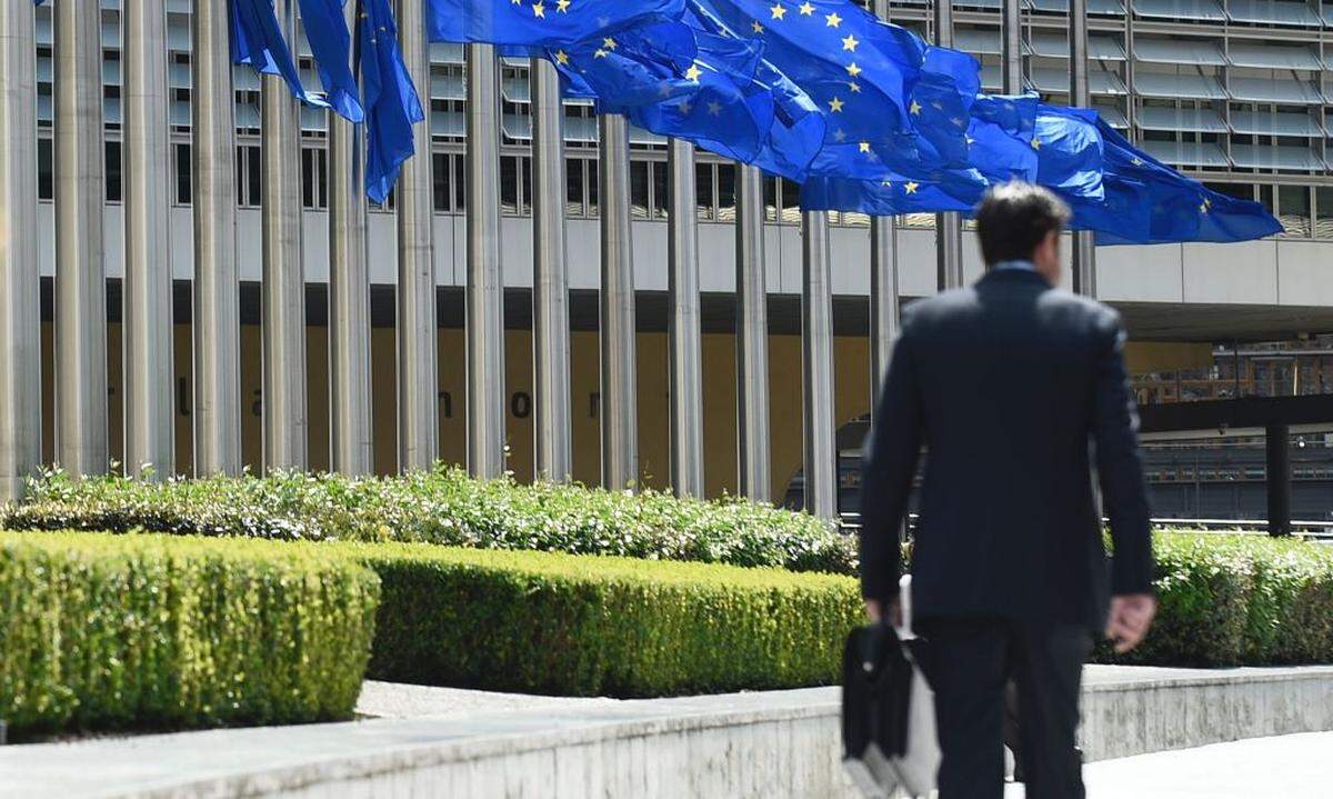Einige Anziehungskraft auf High Potentials übt laut Studie auch die EU-Machtzentrale in Brüssel aus. Viele Absolventen würden sich gerne auf den Weg in Richtung EU-Kommission machen.