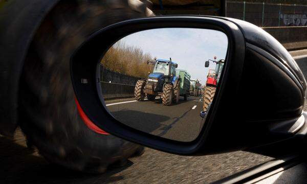 Traktoren wollen rund um Paris für Blockaden sorgen, um auf die Anliegen der Landwirte aufmerksam zu machen.