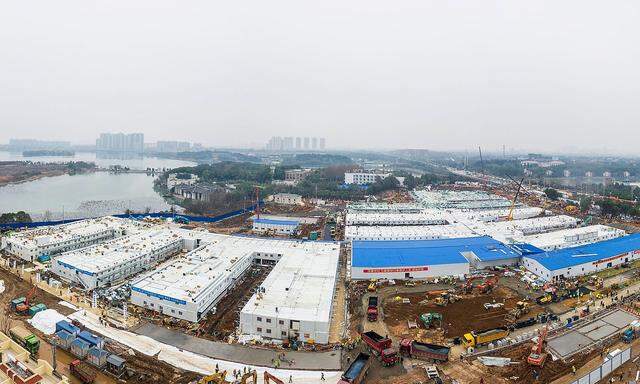 Das neue Huoshenshan-Krankenhaus in Wuhan - zehn Tage vom Spatenstich zur Eröffnung.