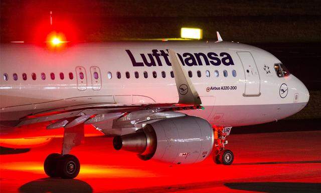 Viele Lufthansa-Maschinen bleiben bis Donnerstag am Boden.