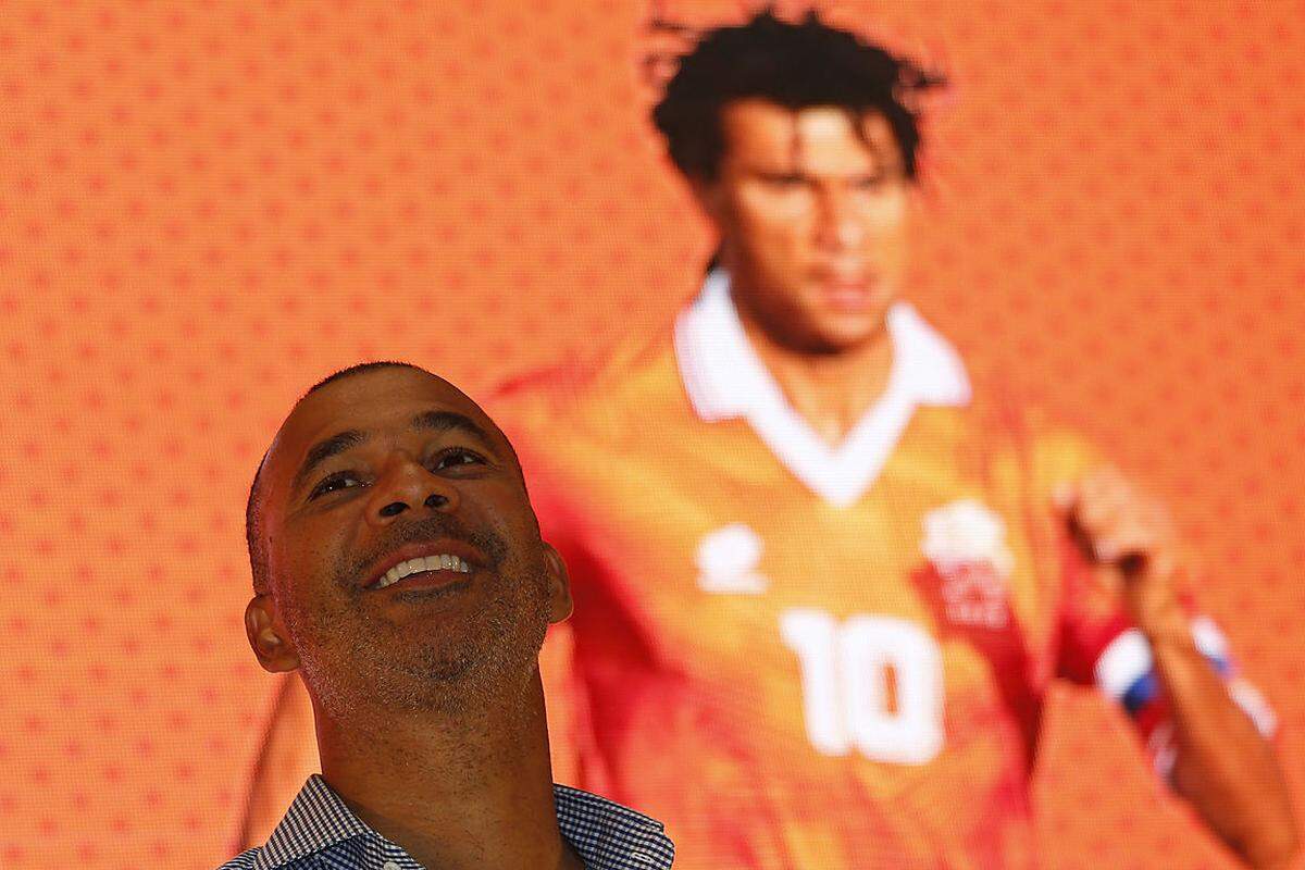 "Die Niederlande haben eines ihrer Gesichter von Weltrang verloren. Er hat uns auf die Fußballweltkarte gesetzt. Darüber hinaus war er für meine eigene Laufbahn von herausragender Wichtigkeit."