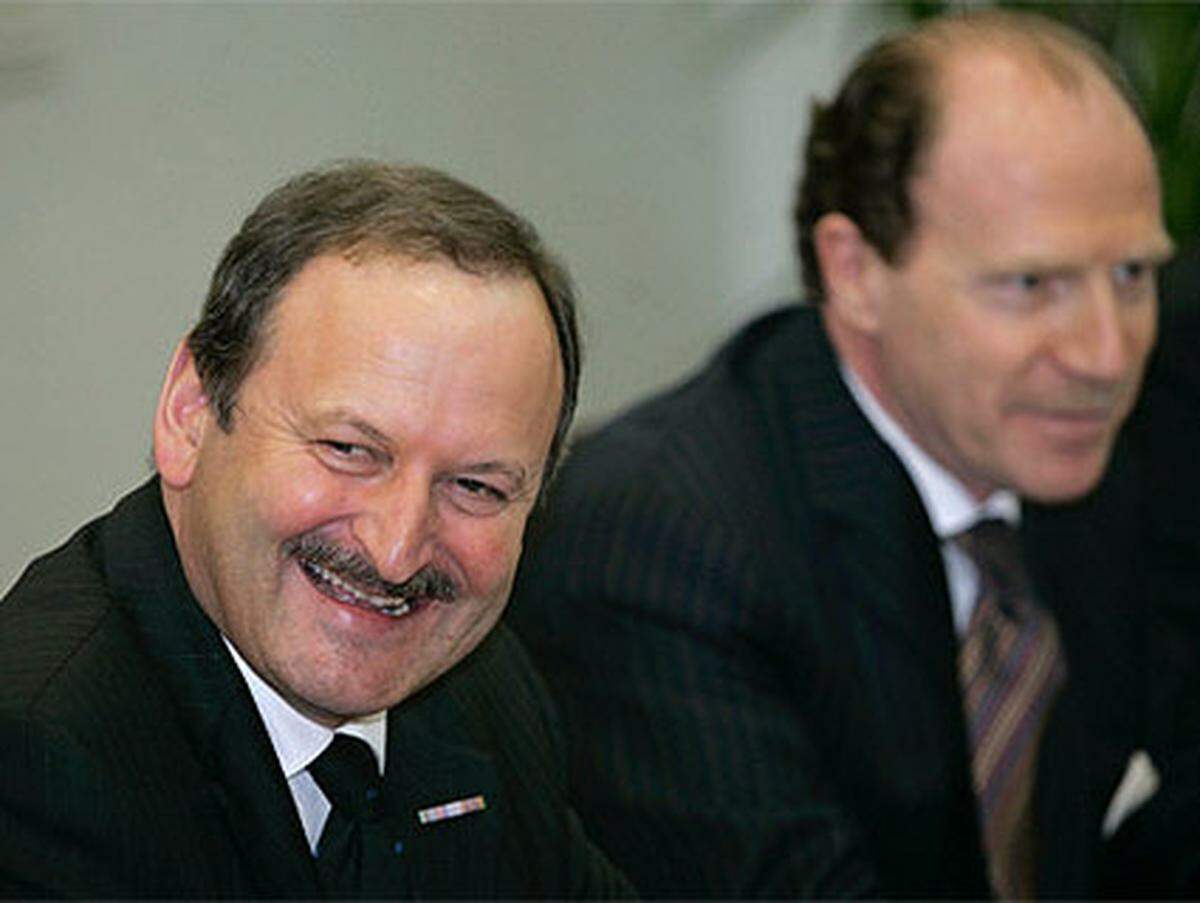 Belohnt wurde Gorbach dennoch. Schlaff hievte Gorbach 2007 in den Aufsichtsrat des Feuerfestkonzerns RHI, über den er in einem zähen Machtkampf erst im Juni die Kontrolle übernommen hatte.