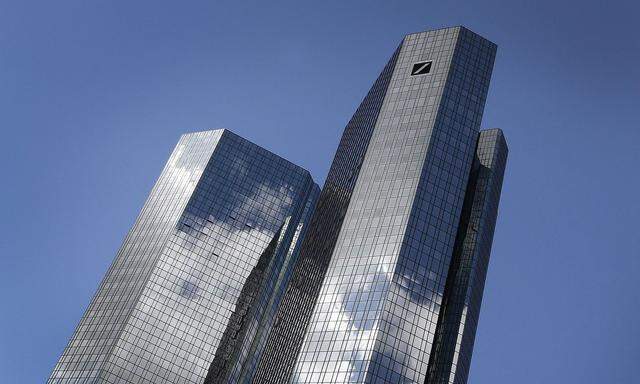 Deutsche Bank macht wieder Verlust.
