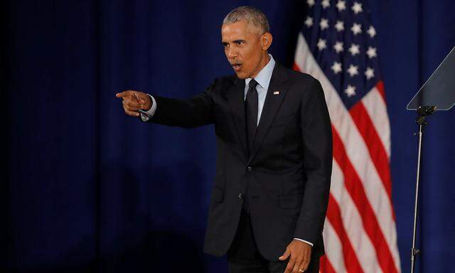 Ex-US-Präsident Obama nach einer Rede an der Universität von Illinois Urbana-Champaign.