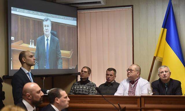 Viktor Janukowitsch blieb dem Prozess physisch fern.