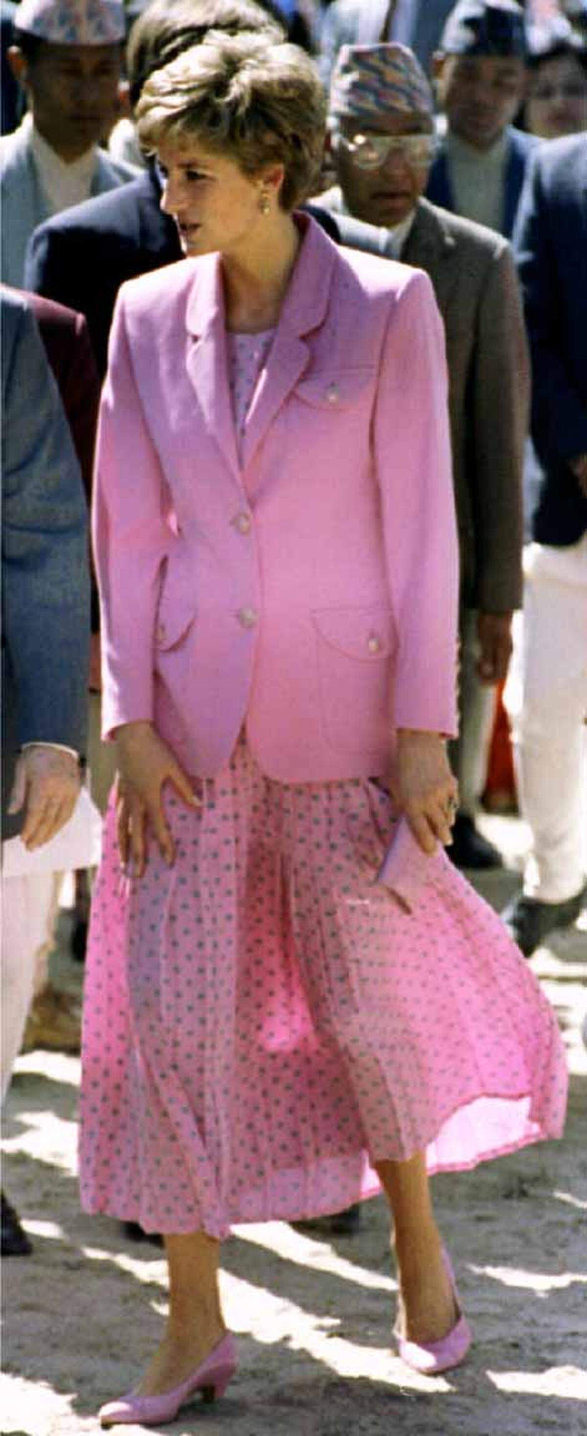 Ganz in Pink verzauberte sie 1993 in Nepal.    