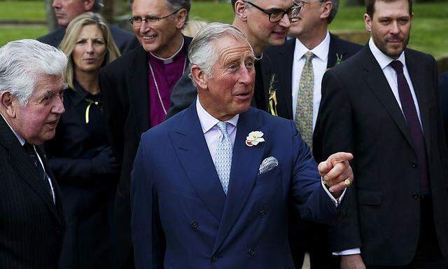 Prinz Charles beim Besuch von Shakespeares Geburtsort Stratford-upon-Avon