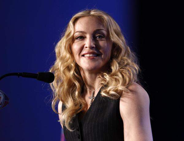 Wie Madonna  in neun Jahren aussieht, kann sie sich bei der Chefredakteurin der italienischen Vogue ansehen.