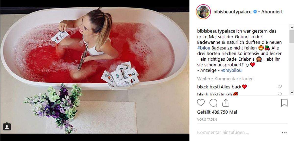 "Ich war gestern das erste Mal seit der Geburt in der Badewanne &amp; natürlich durften die neuen #bilou Badesalze nicht fehlen", schreibt der deutsche Youtube-Star Bianca Claßen drei Wochen nach der Niederkunft auf Instagram. Vielleicht war rotes Badesalz nicht die beste Wahl in diesem Kontext.