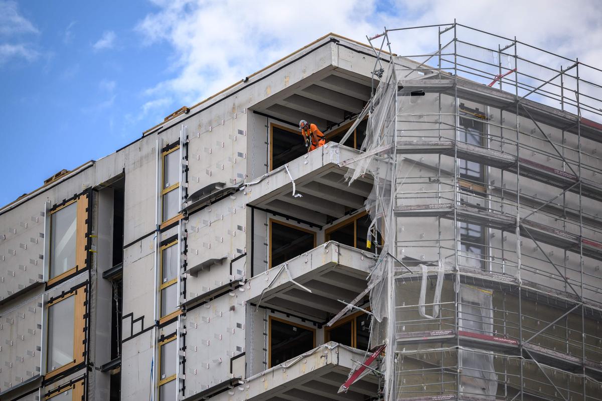 Auf einer Seite der Baustelle löste sich das Gerüst von der Fassade.