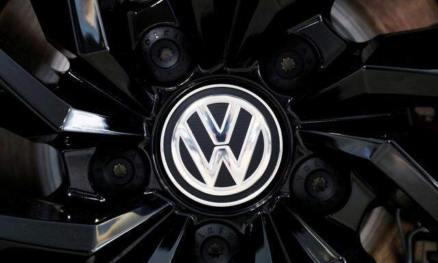 Volkswagen fürchtet angesichts weltweiter Engpässe bei der Versorgung mit elektronischen Bauteilen Produktionsunterbrechungen in der chinesischen Automobilindustrie.
