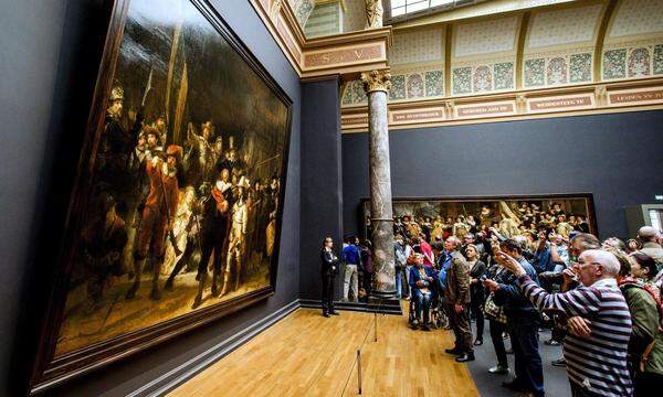 &quot;Die Nachtwache&quot; von Rembrandt van Rijn im Amsterdamer Rijksmuseum.