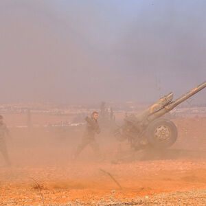 Syrische Artillerie (122-mm-Haubitze russischer Bauart) bei Al-Bab