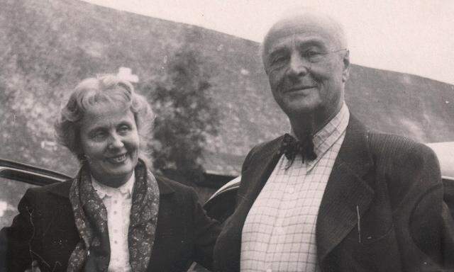 Spätes Glück: Helene Thimig mit ihrem zweiten Ehemann, dem Schauspieler Anton Edthofer, um 1949.
