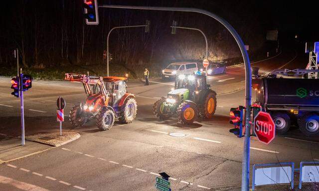 Bereits am Dienstag legten deutsche Landwirte eine Autobahnzufahrt lahm. Die Proteste sollen andauern. 