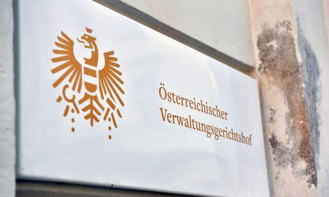 Das Verwaltungsgericht Wien erhöhte die von der Disziplinarkommission verfügte Strafe auf eine Entlassung des Beamten.