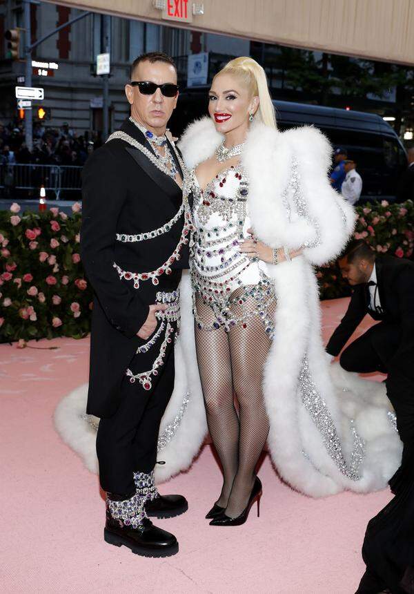 Gwen Stefani mit Designer Jeremy Scott.