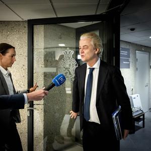 Wilders „Partei für die Freiheit“ wird mit der rechtsliberalen VVD des bisherigen Premiers Mark Rutte, der neuen rechtskonservative NSC sowie der rechtspopulistischen Bauernpartei BBB regieren.