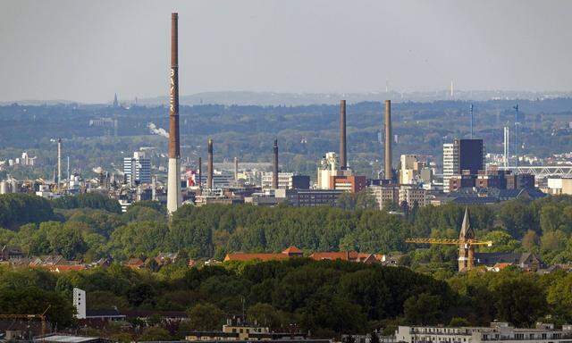 Symbolbild: Werksgelände der Bayer AG in Leverkusen