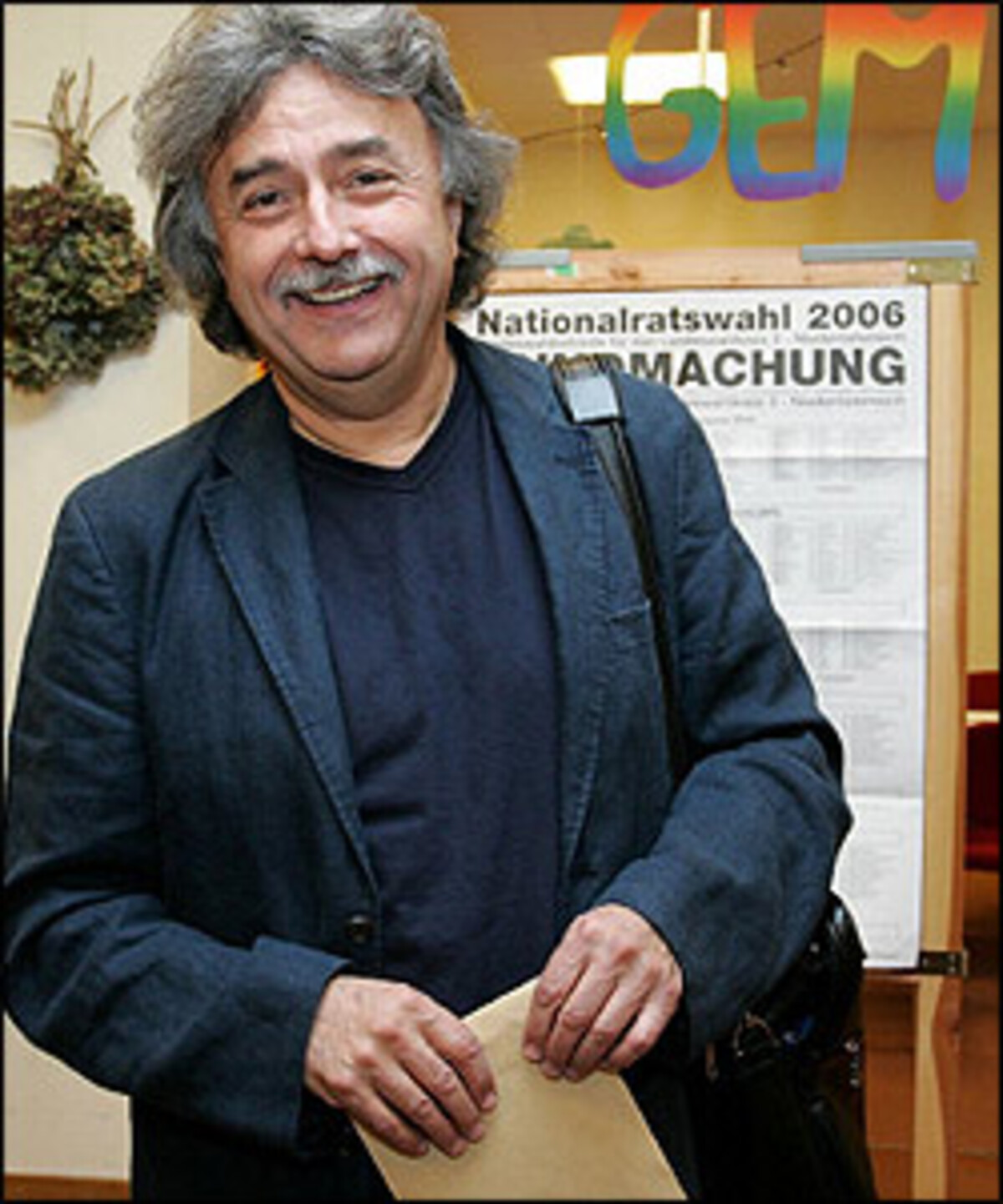 Aber man wäre auch "schon sehr zufrieden mit einem sichtlichen Zugewinn", das sei die Mindesterwartung an diesem Wahlgang, so der gebürtige Kärntner und Wahlkartenwähler Messner.