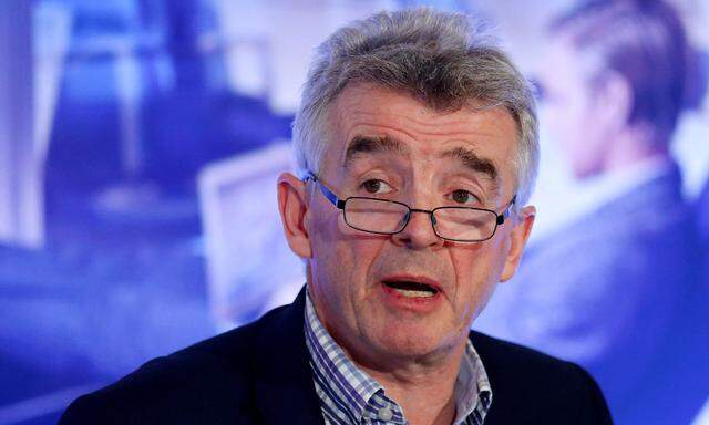 Ryanair CEO O'Leary attends a news conference in Brussels