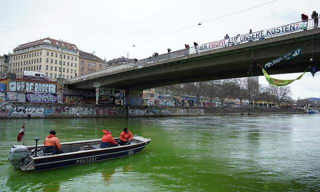 Der Donaukanal Samstagmittag.